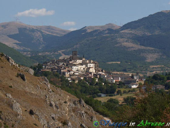 Castel di Ieri P8059540-.jpg